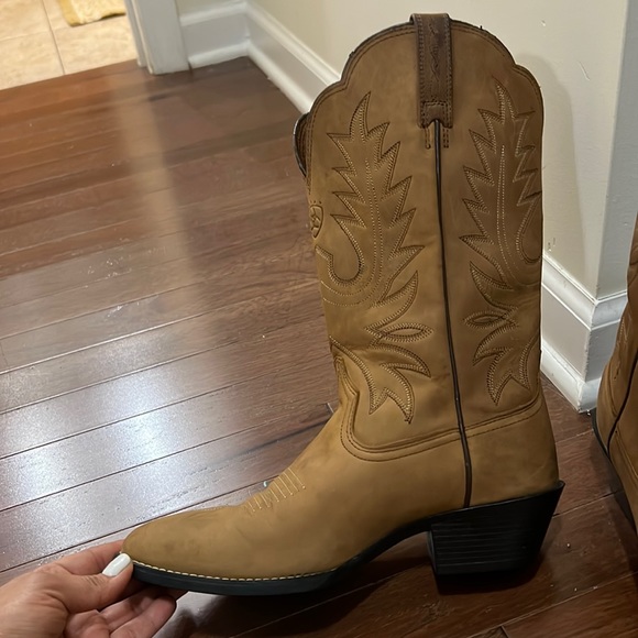 Ariat Shoes Ariat Heritage Style 5725 Size 7b Poshmark